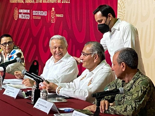Vila Dosal se reúne con AMLO y la Conago